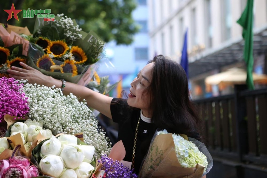 Hà Nội dịu dàng sắc thu màu nhớ